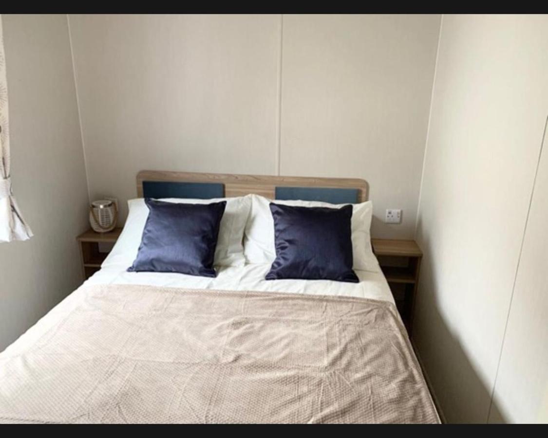 Exotic 3-Bed Caravan At Newquay Holiday Park Villa Exteriör bild