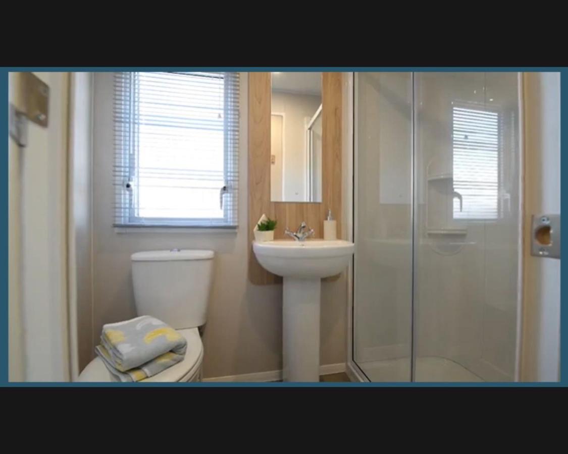 Exotic 3-Bed Caravan At Newquay Holiday Park Villa Exteriör bild