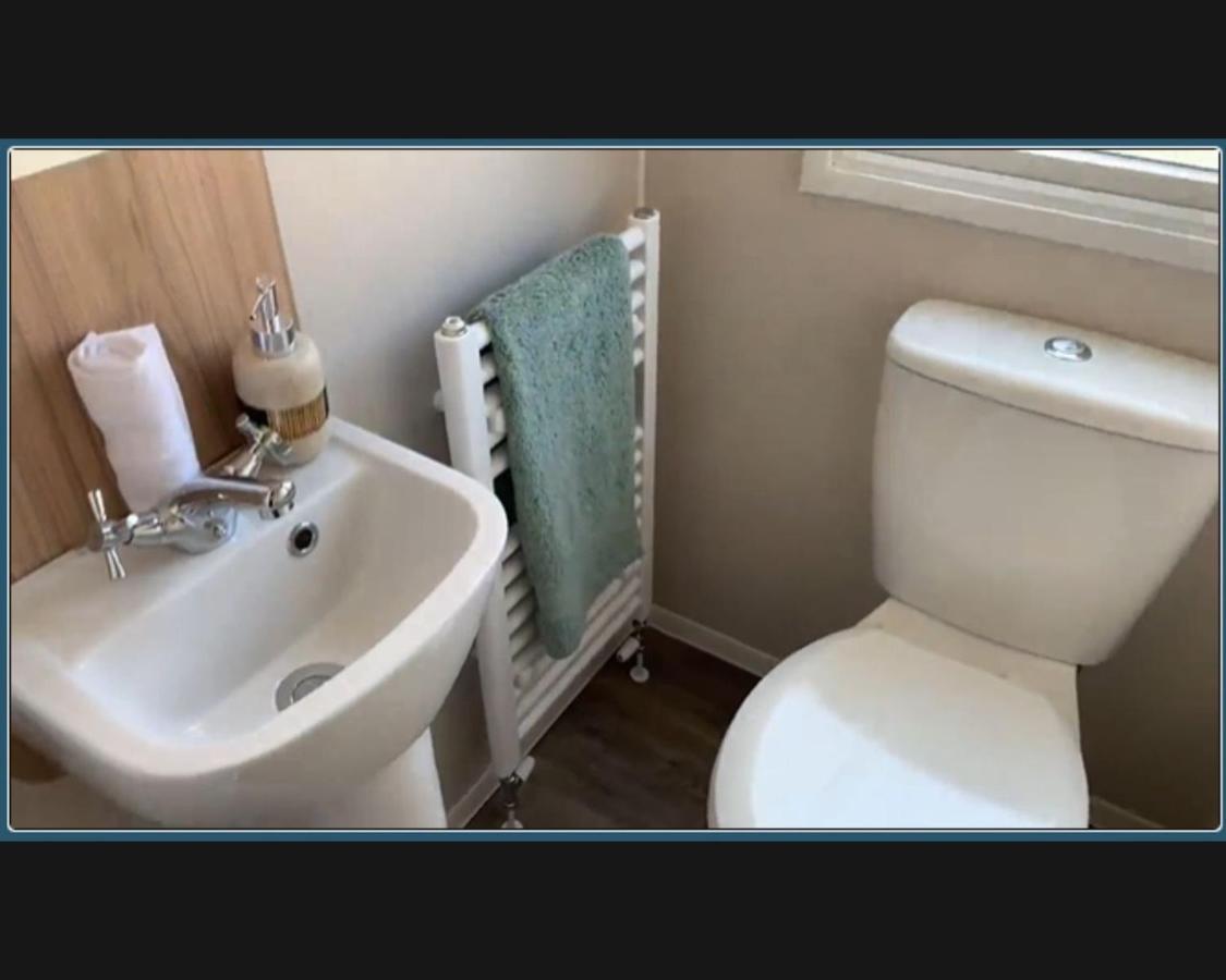 Exotic 3-Bed Caravan At Newquay Holiday Park Villa Exteriör bild