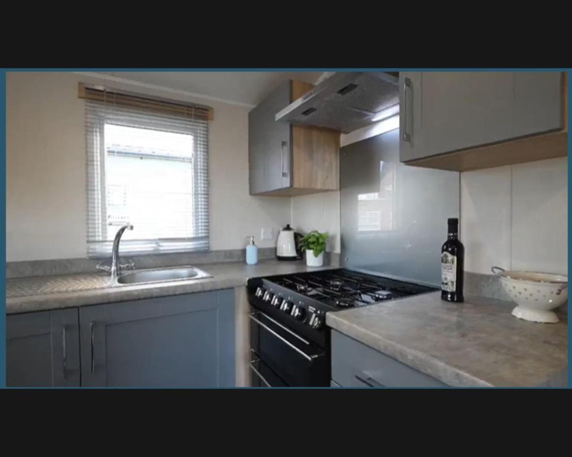 Exotic 3-Bed Caravan At Newquay Holiday Park Villa Exteriör bild