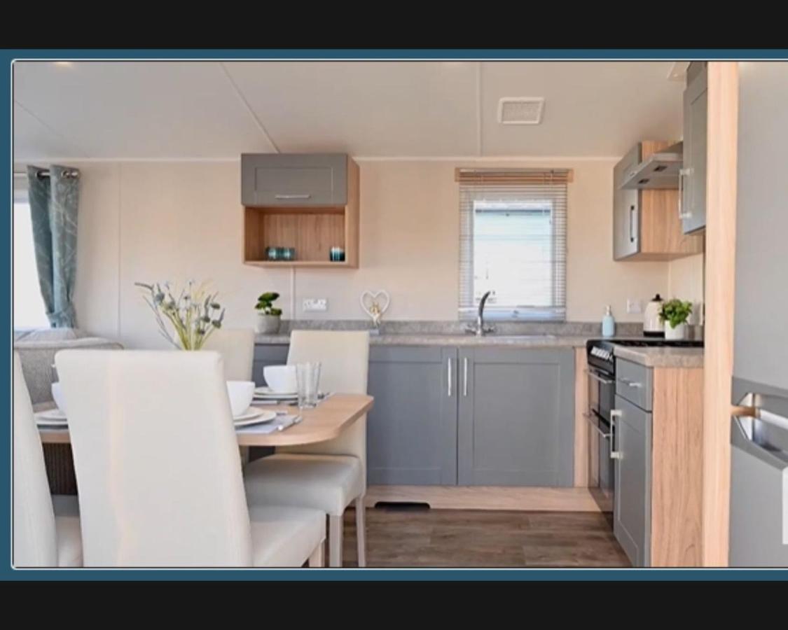 Exotic 3-Bed Caravan At Newquay Holiday Park Villa Exteriör bild