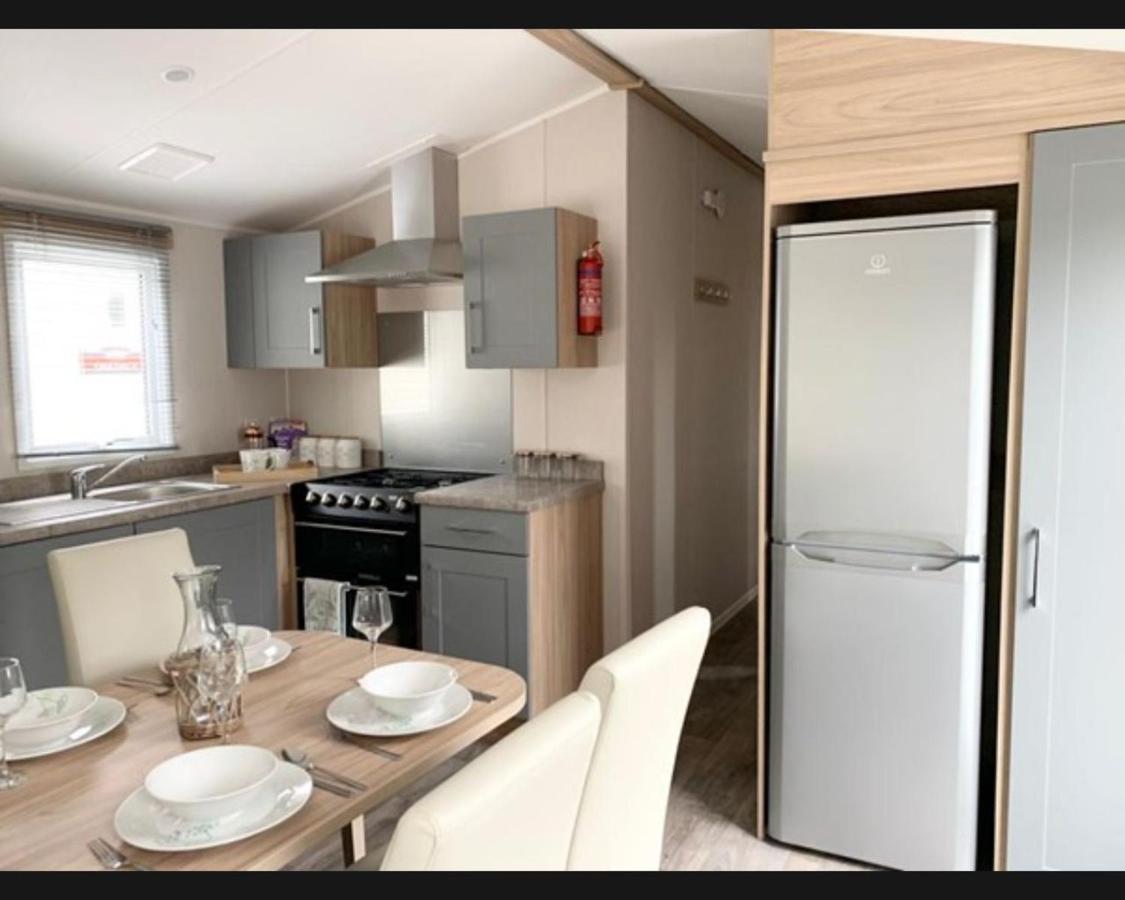 Exotic 3-Bed Caravan At Newquay Holiday Park Villa Exteriör bild
