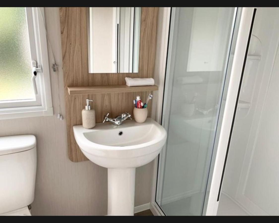 Exotic 3-Bed Caravan At Newquay Holiday Park Villa Exteriör bild