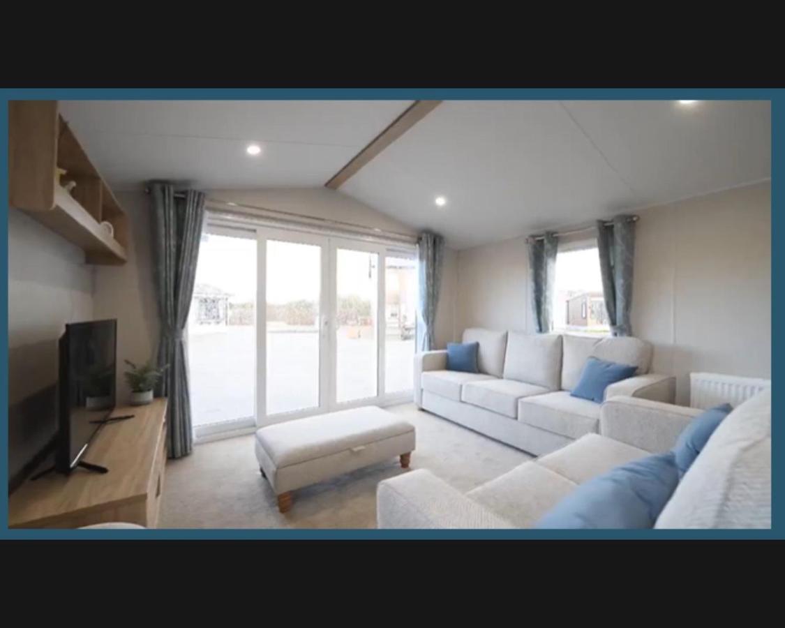 Exotic 3-Bed Caravan At Newquay Holiday Park Villa Exteriör bild