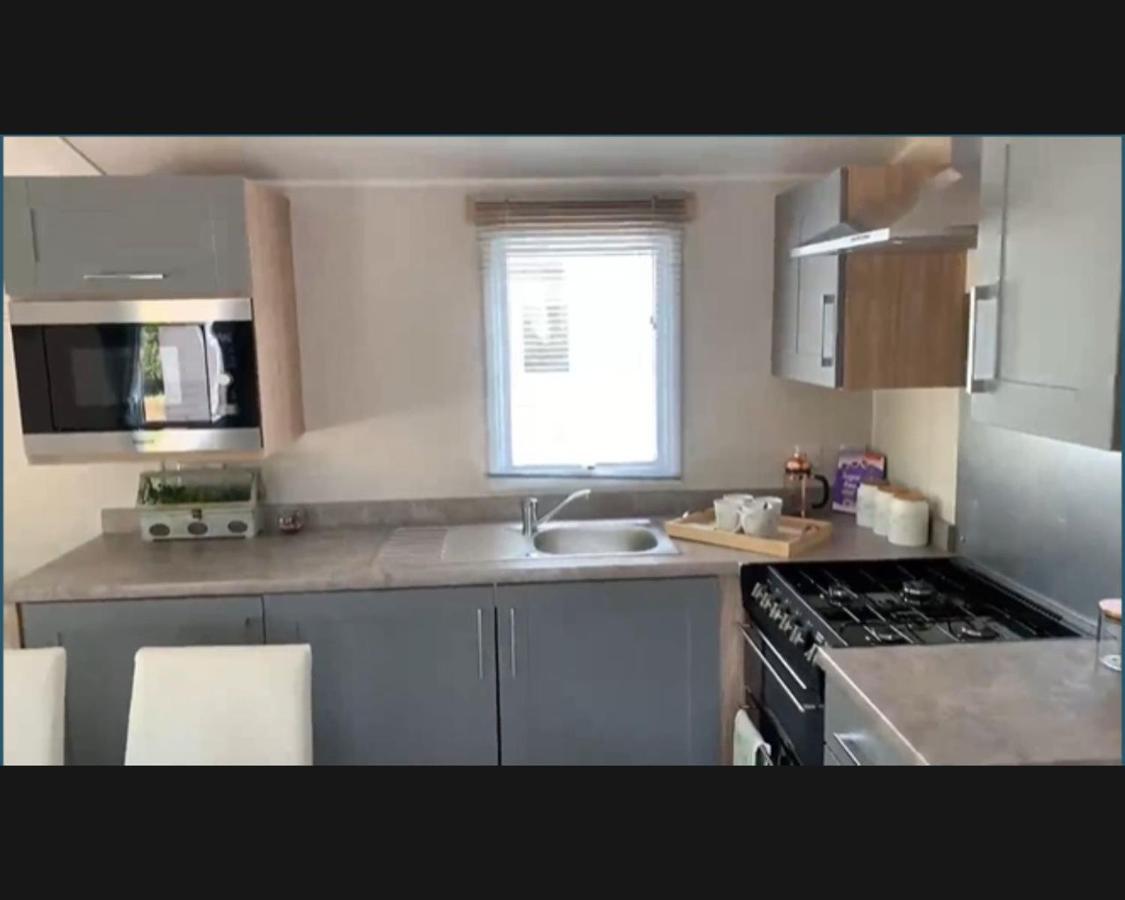 Exotic 3-Bed Caravan At Newquay Holiday Park Villa Exteriör bild