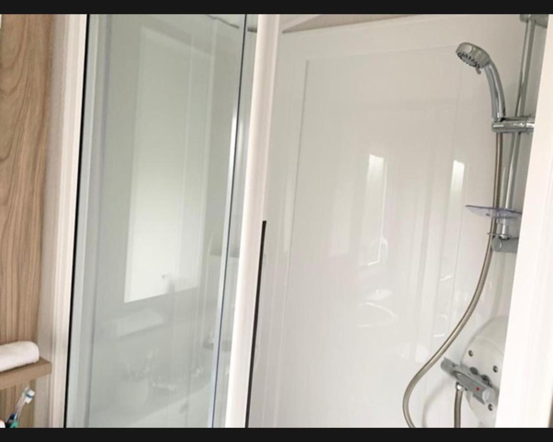 Exotic 3-Bed Caravan At Newquay Holiday Park Villa Exteriör bild