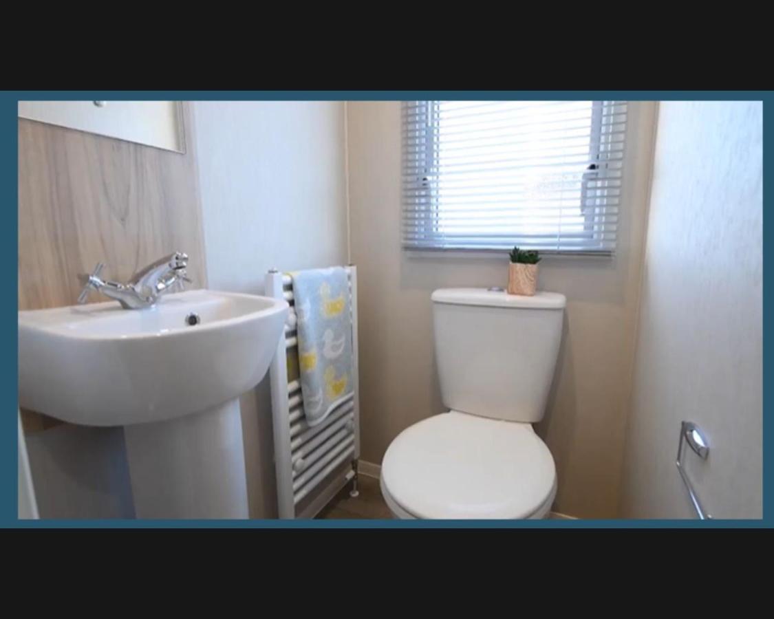 Exotic 3-Bed Caravan At Newquay Holiday Park Villa Exteriör bild