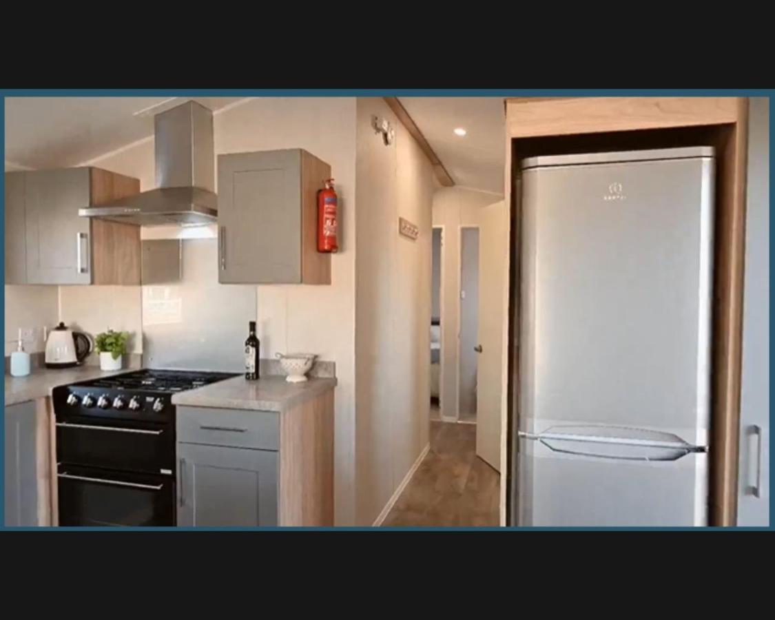 Exotic 3-Bed Caravan At Newquay Holiday Park Villa Exteriör bild